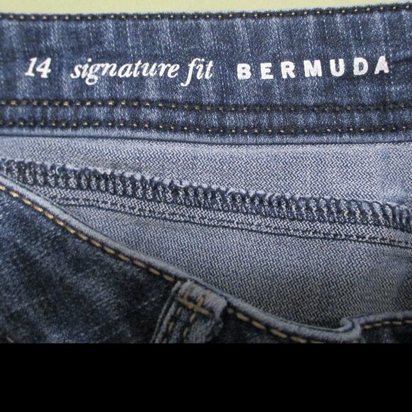 W62 shorts denim blue Bermuda with pockets & stretch size 14 - Picture 2 of 7